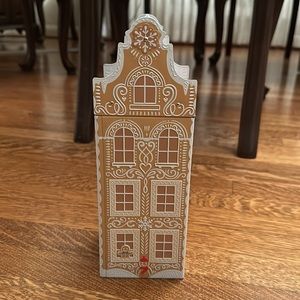 Marks and Spencer Gingerbread Holiday Music Box Tin